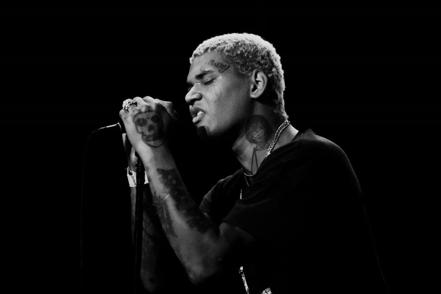 Concert portrait, photographed by Luther Redd