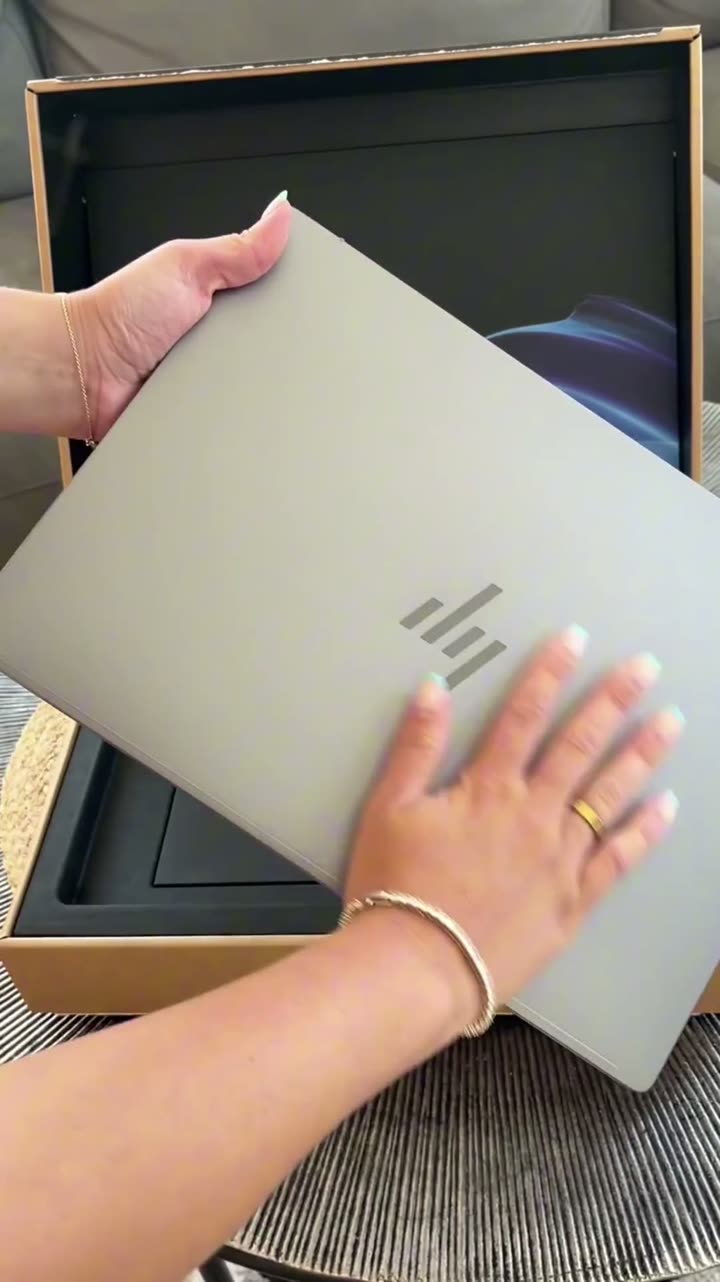 HP: still from Unboxing